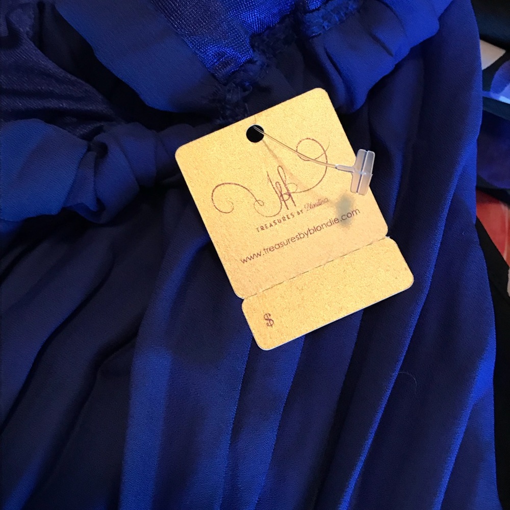 Dress - Picture 5 of 6